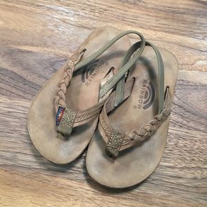 Size 7 toddler Rainbows